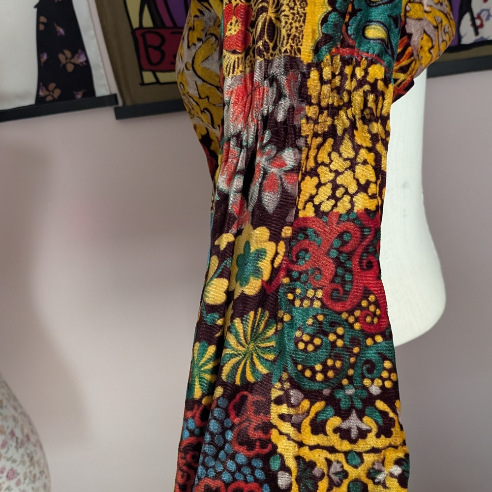 Colorful Patterned Women's Top - Picture 5 of 8